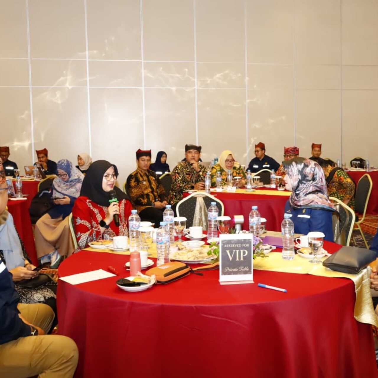 Keberhasilan Pembangunan Kabupaten Banyuwangi, Bupati Ipuk Fiestiandani diminta Menjadi Pembicara Rapat Kerja Bidang Pengawas Internal Satuan Kerja Khusus.