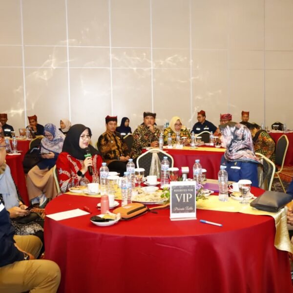 Keberhasilan Pembangunan Kabupaten Banyuwangi, Bupati Ipuk Fiestiandani diminta Menjadi Pembicara Rapat Kerja Bidang Pengawas Internal Satuan Kerja Khusus.