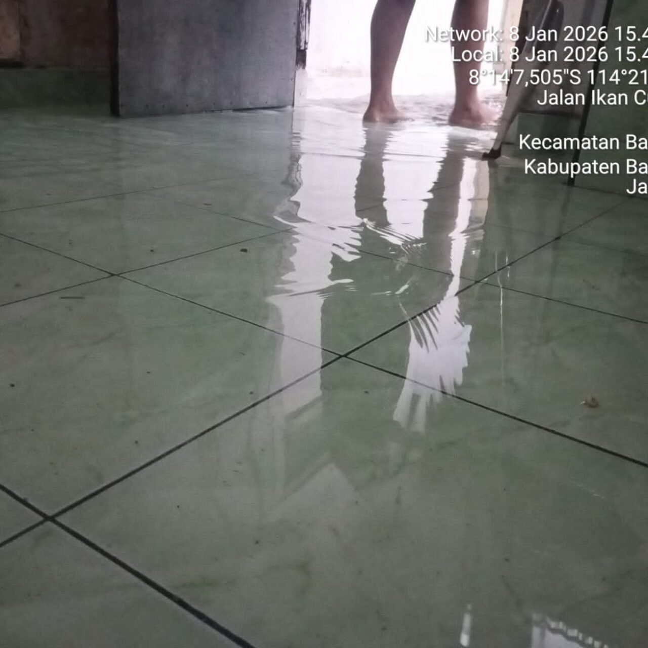 Hujan Deras Kembali Masuk Rumah Warga Sobo, Aduan Berulang Dinilai Tak Digubris.