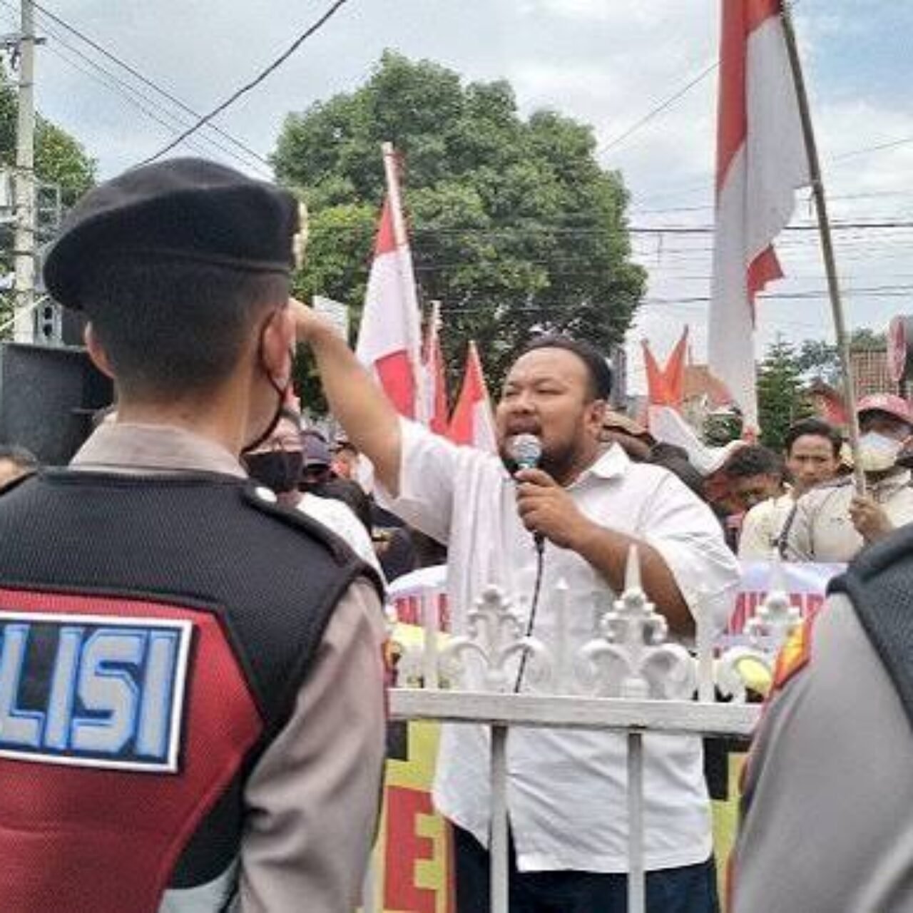 KISRUH ASN BERBAGI di Banyuwangi untuk Tambal Sulam Aspal Jalan Berlobang?