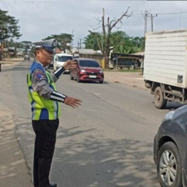 Antisipasi Kepadatan Arus Balik H+4, Sat Lantas Polres Banyuasin Gelar Live Report dan Patroli Hunting di Jalintim