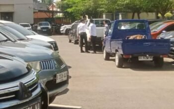 PARKIRAN POLDA SUMSEL DIPADATI KENDARAAN INTERNAL, PENGUNJUNG KESUSAHAN TEMUKAN TEMPAT PARKIR